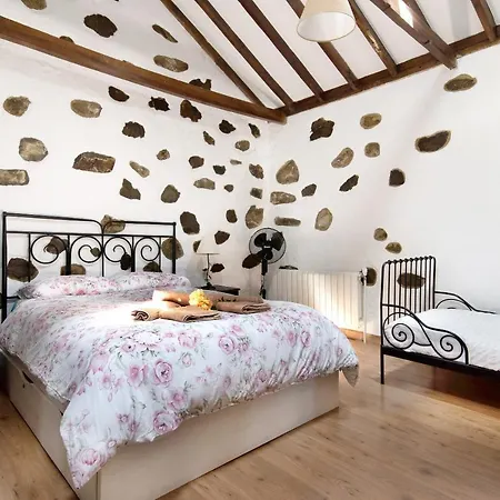 Holiday home Casa Abuelo Paco Vega de San Mateo